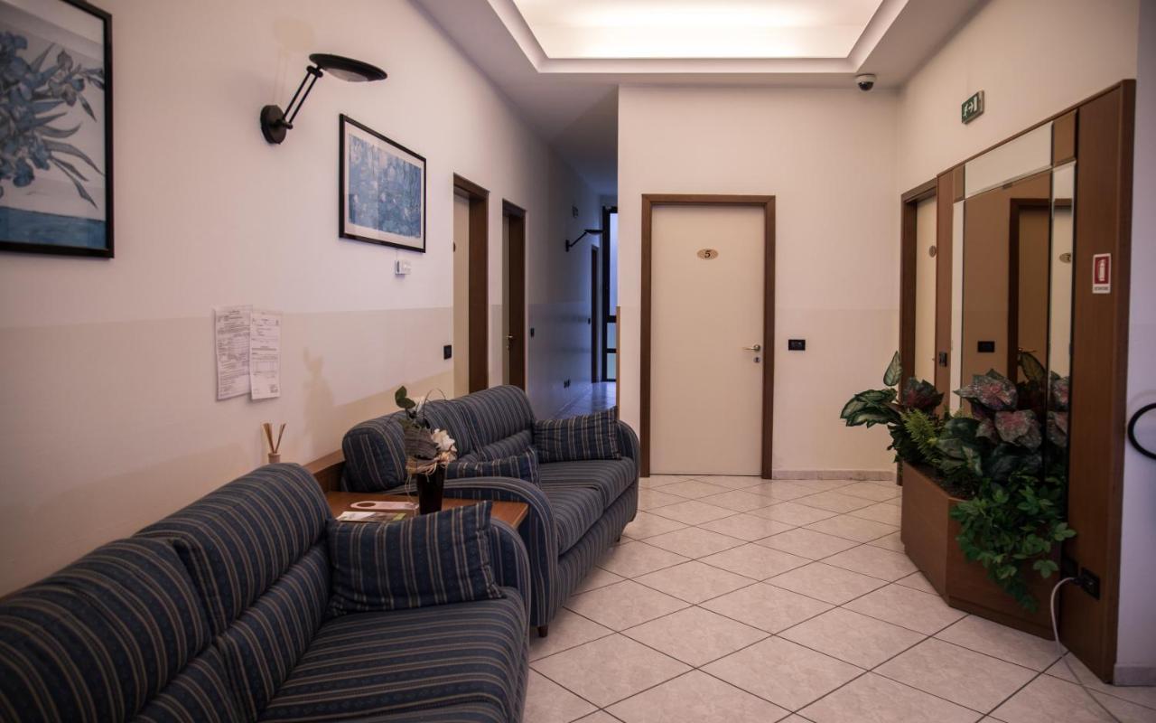 Alloggi Vitale Cesano Maderno Exteriör bild
